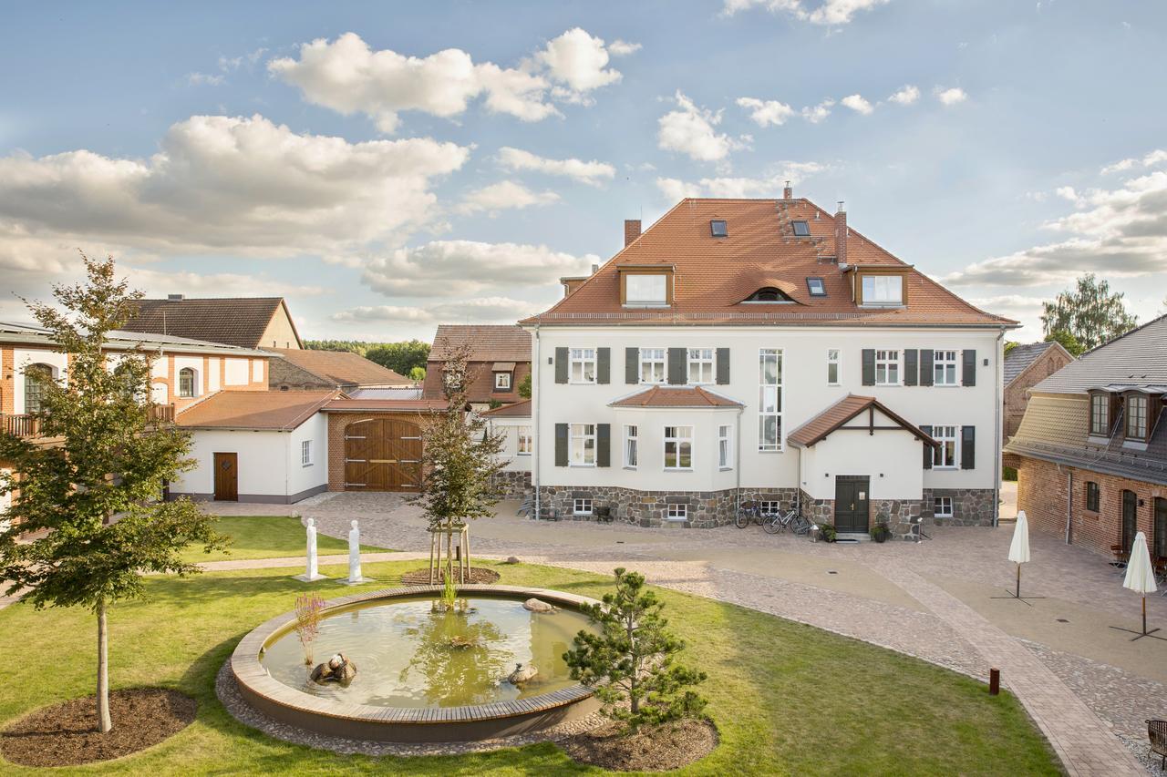 ホテル Paulinenhof Belzig エクステリア 写真