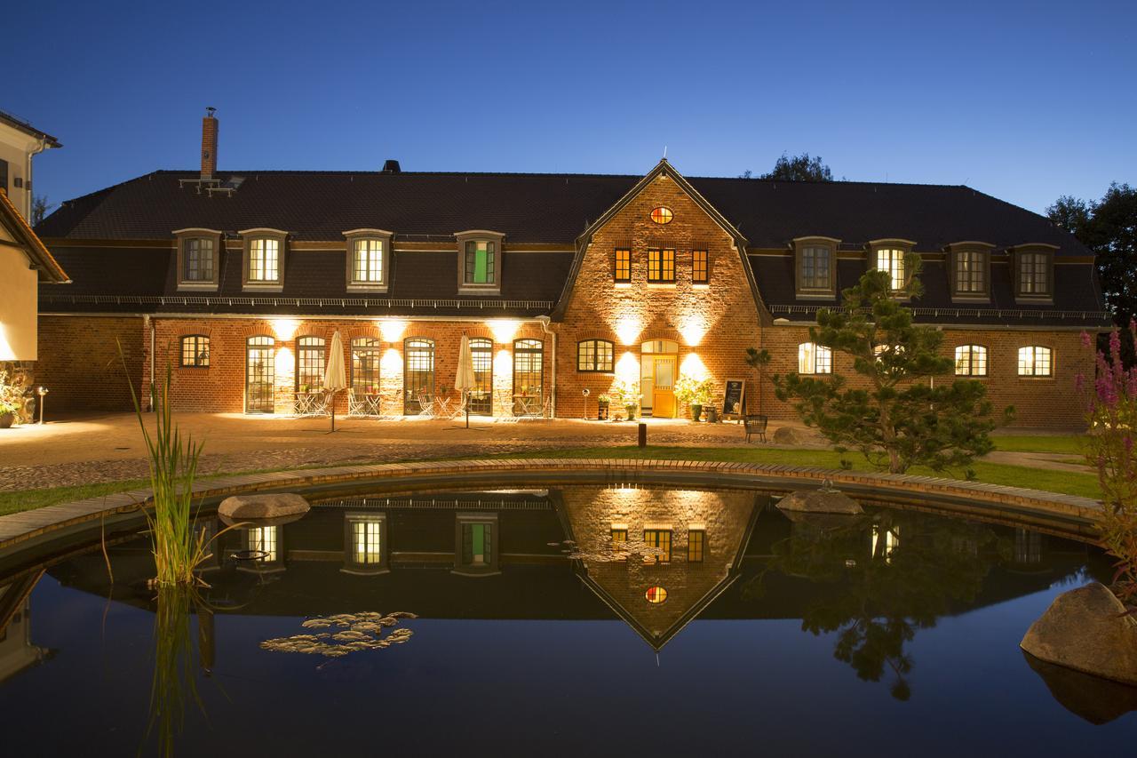 ホテル Paulinenhof Belzig エクステリア 写真